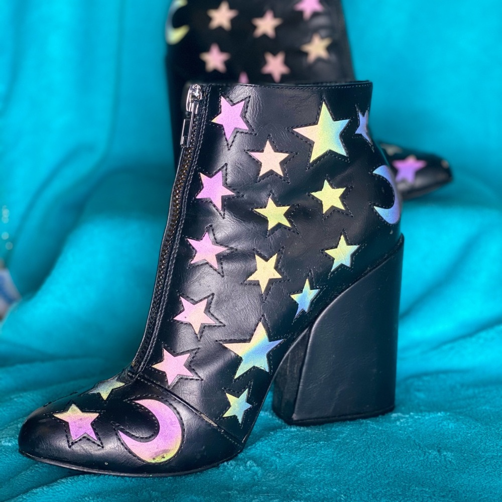 YRU Reflective Star Boots